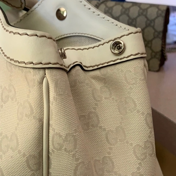 Authentic Gucci White Sukey Tote - Picture 5 of 16